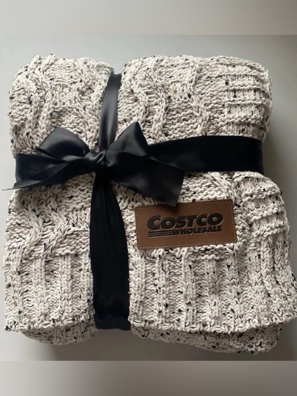Costco KIRKLAND Cozy Throw Blanket textured Knitted CREAM W/SPECKS LIMITED NWT